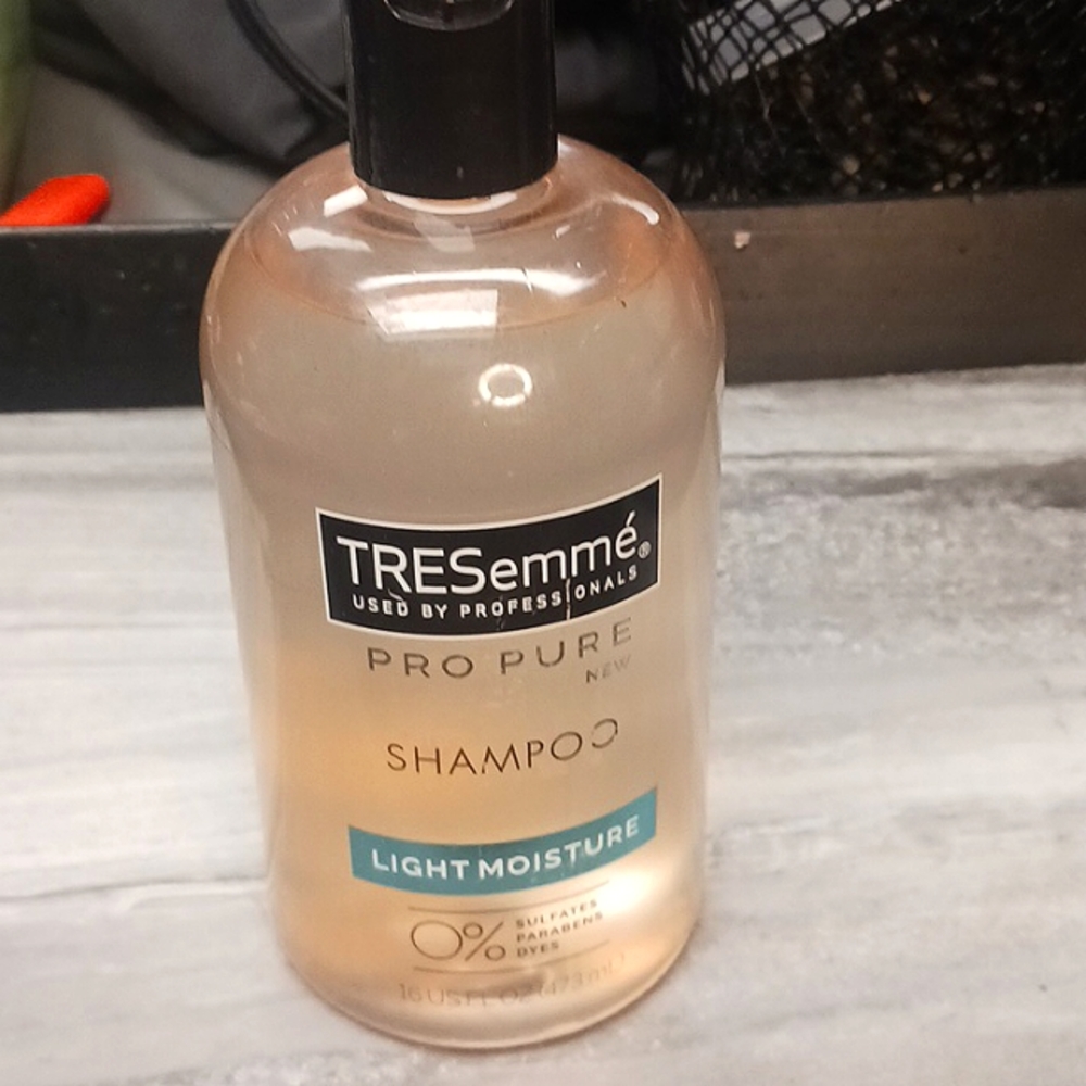 Tresemme Pro Pure• New Shampoo [light moisture]
